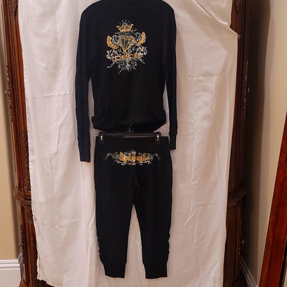 NWOT- Two piece Bling Bebe Capri outfit.